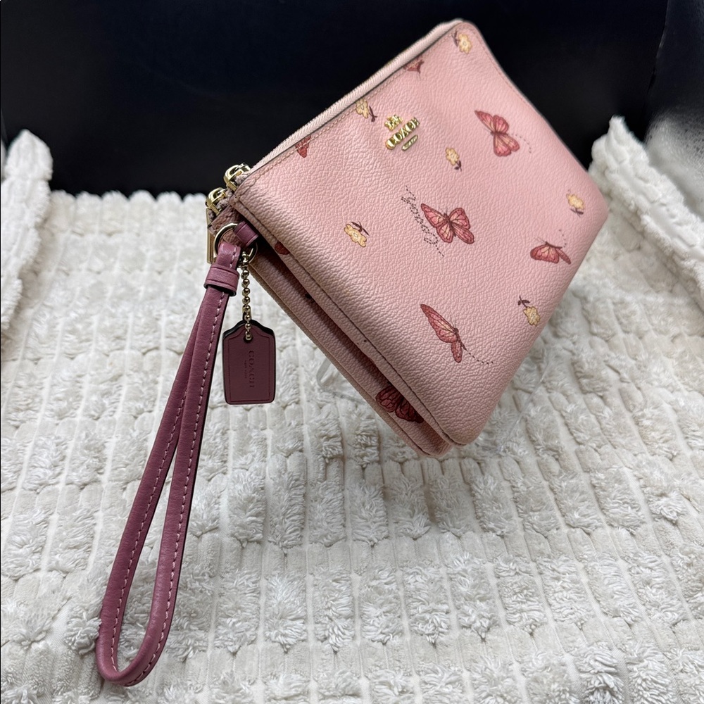 ❌SOLD❌Coach Butterfly Double Zip Wristlet - Picture 4 of 10